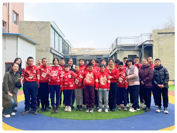 【学雷锋巾帼送温暖】德利源公司为赛罕区心语爱心康复中心儿童送上爱心与祝福